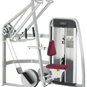 A close-up of the Cybex Eagle Seated Row - Remanufactured.