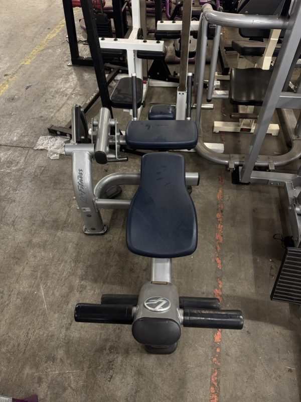 Life Fitness Signature Ab Crunch Bench - As Is Functional